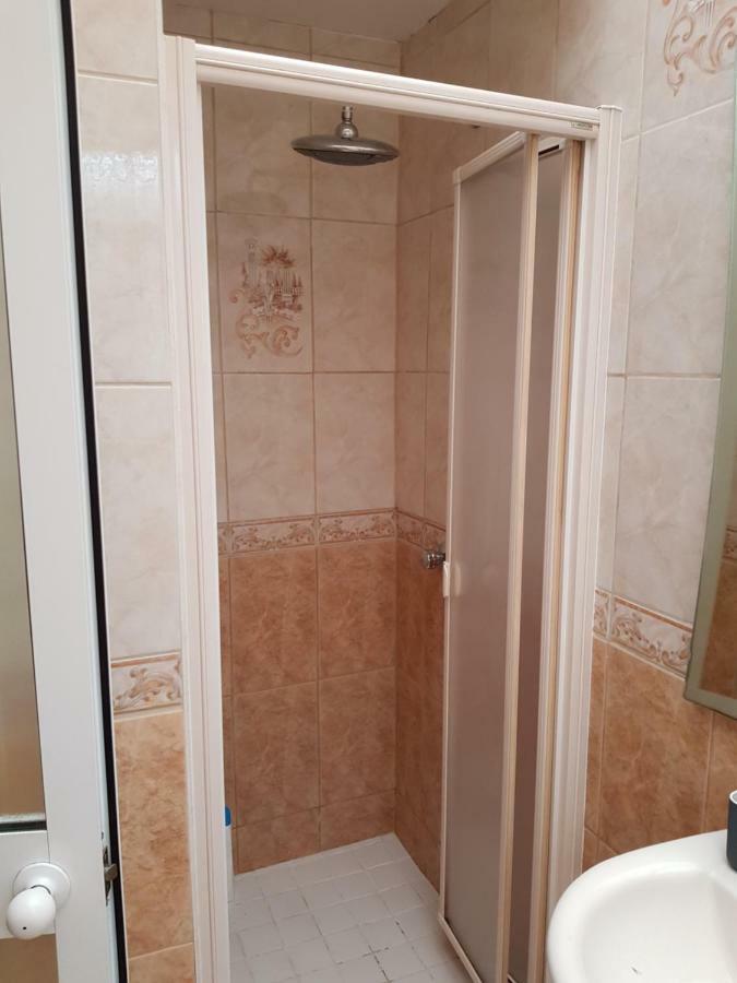 Roberto Guest House 贝纳尔马德纳 外观 照片