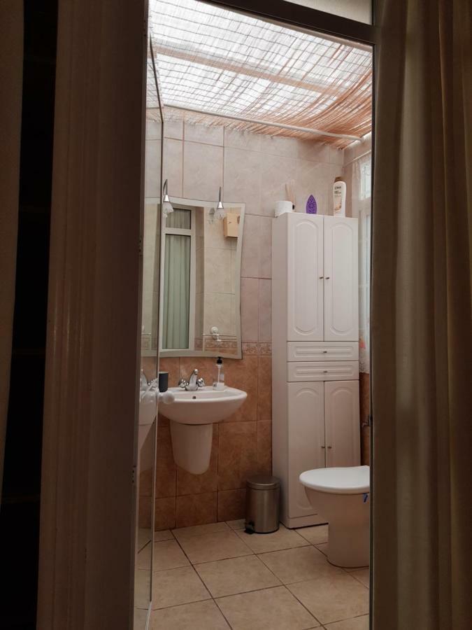 Roberto Guest House 贝纳尔马德纳 外观 照片