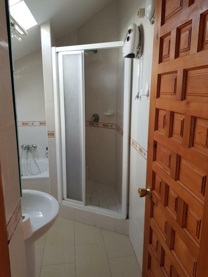Roberto Guest House 贝纳尔马德纳 外观 照片